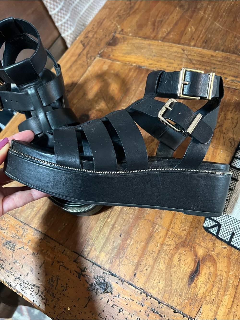 Gianni Bini Black Strappy Platform Sandals - Picture 3 of 3